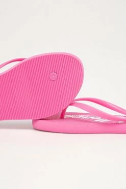 Γυναικεία Δίχαλο Guess - Σαγιονάρες ροζ 7 Γυναικεία Δίχαλο Guess - Σαγιονάρες ροζ -Guess Κατάστημα unnamed file 2463