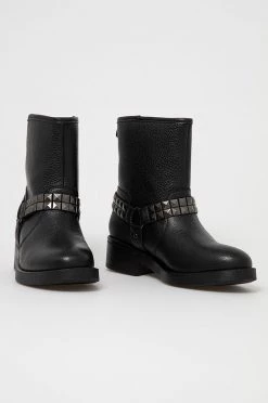 Γυναικεία Μποτάκια Δερμάτινες μπότες Guess χρώμα: μαύρο 7 Γυναικεία Μποτάκια Δερμάτινες μπότες Guess χρώμα: μαύρο -Guess Κατάστημα unnamed file 957